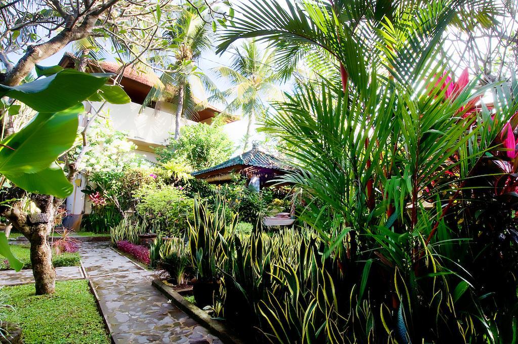 Kusnadi Hotel Legian  Ngoại thất bức ảnh
