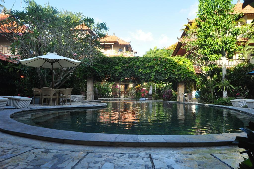 Kusnadi Hotel Legian  Ngoại thất bức ảnh