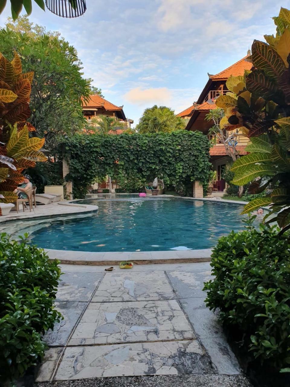 Kusnadi Hotel Legian  Ngoại thất bức ảnh